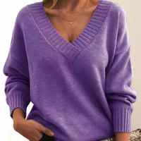 Leocadia - Eleganter Pullover mit V-Ausschnitt in Lila