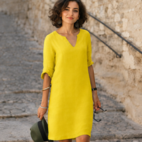 Guilaine - Elegantes und modernes Kleid mit V-Ausschnitt in Gelb