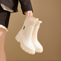 Claire - Bequeme, wasserfeste Stiefel in Beige