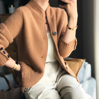 Edda - Elegante und warme Jacke in Braun