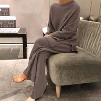 Samantha - Stilvolles Set aus Oberteil und Hose in Braun