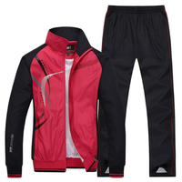 Finn - Bequemes Outfit mit Jacke und Hose in Rot