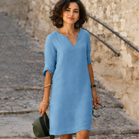 Guilaine - Elegantes und modernes Kleid mit V-Ausschnitt in Hellblau