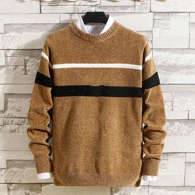 Gestrickter Pullover mit Kontraststreifen