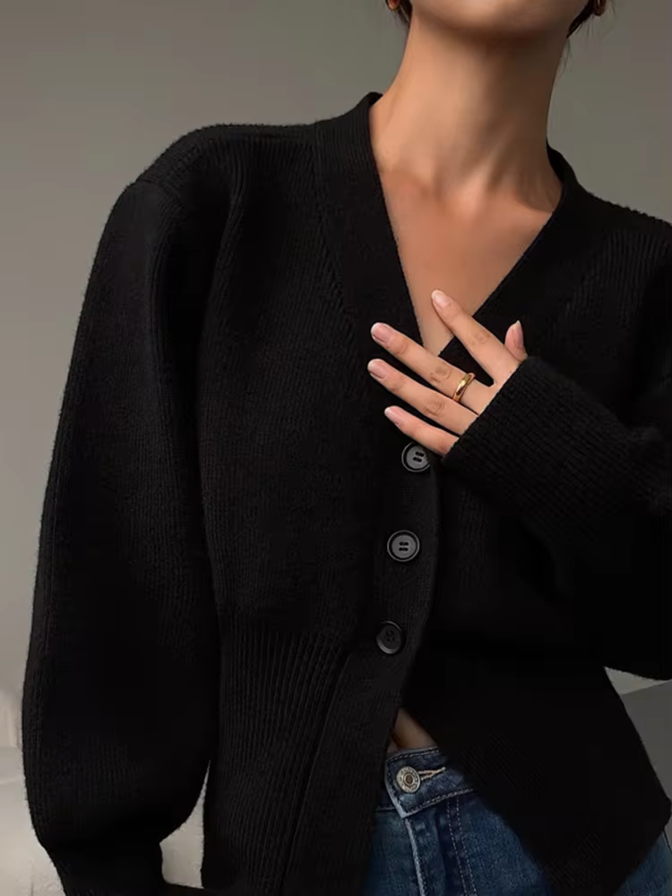 Kiana | Strickjacke mit V-Ausschnitt und Knopfleiste für Damen