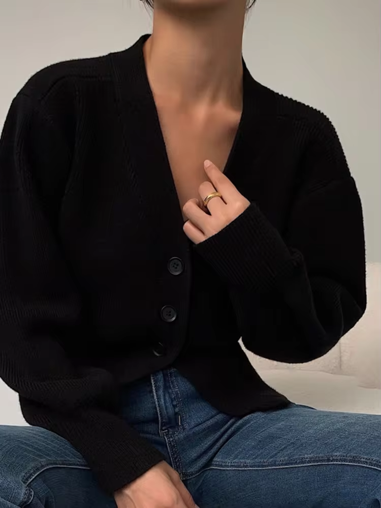 Kiana | Strickjacke mit V-Ausschnitt und Knopfleiste für Damen