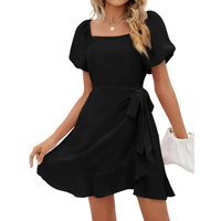 Donna - Kleid mit quadratischem Ausschnitt, Puffärmeln und Gürtel in A-Linie in Schwarz