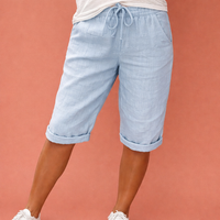 Bequeme Baumwollshorts für Damen mit eleganter Passform | Liora in Blau