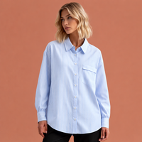 Gestreifte oversized Bluse für Damen mit klassischem Kragen und lockerer Passform | Nienke in Blau