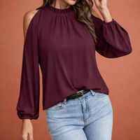 Damenbluse mit Rüschenkragen und offenen Schultern für elegante Outfits | Elinor in Bordeaux