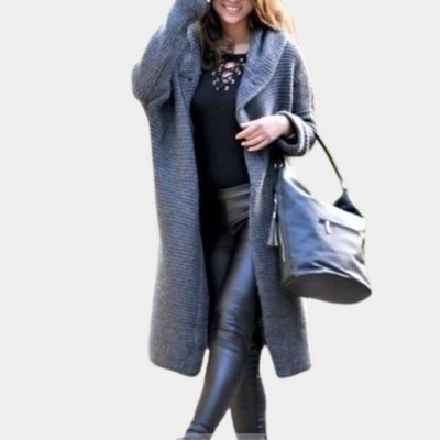 Claudia - Kuschelige Strickjacke mit Kapuze für Frauen