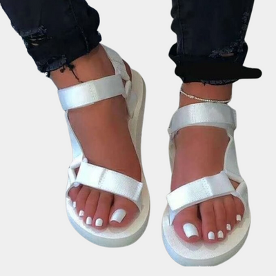 Lebendige Colour-Block-Damensandalen für einen stilvollen Look