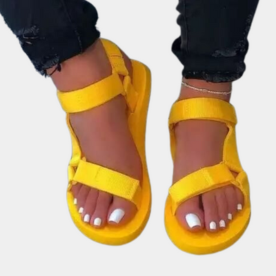 Lebendige Colour-Block-Damensandalen für einen stilvollen Look