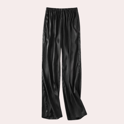 Verwöhnen Sie sich mit unserem weichen und stilvollen Pyjama-Set für Frauen!