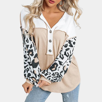 Schicker und bequemer Damenstrickpullover mit trendigem Leopardenprint