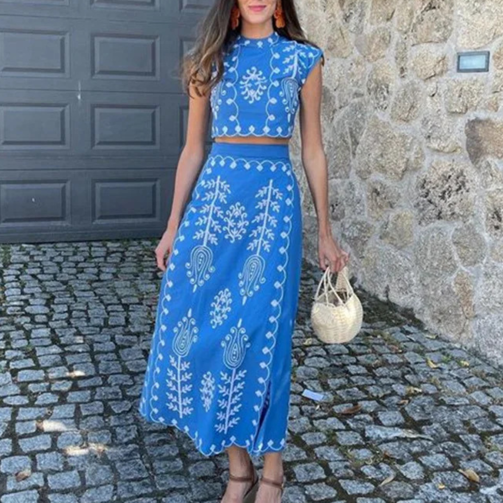 Karin - Trendiges 2-teiliges Damen-Outfit mit auffälligen Prints