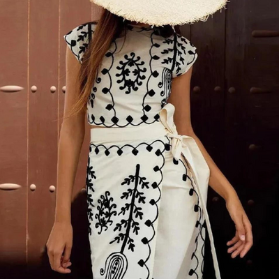 Karin - Trendiges 2-teiliges Damen-Outfit mit auffälligen Prints