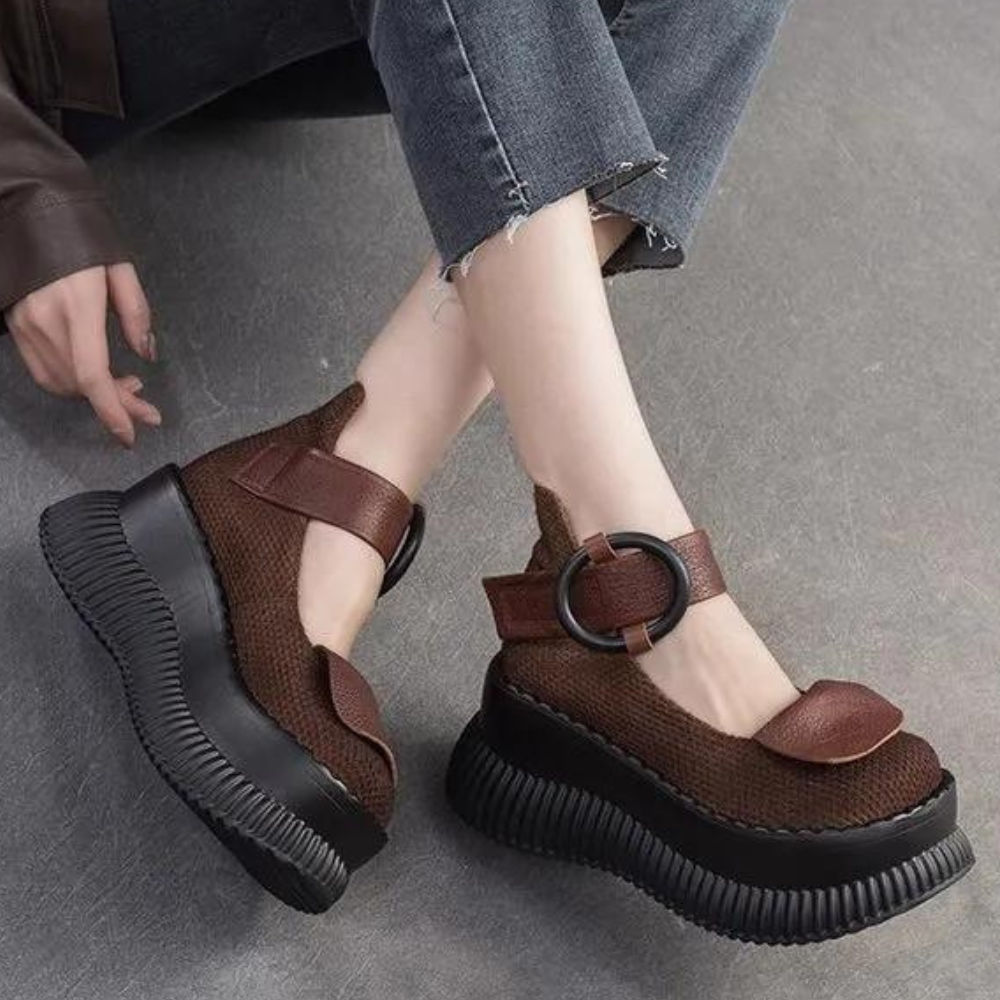 Denyse - Stylische Freizeit-Damenschuhe mit elegantem Gürtel-Design