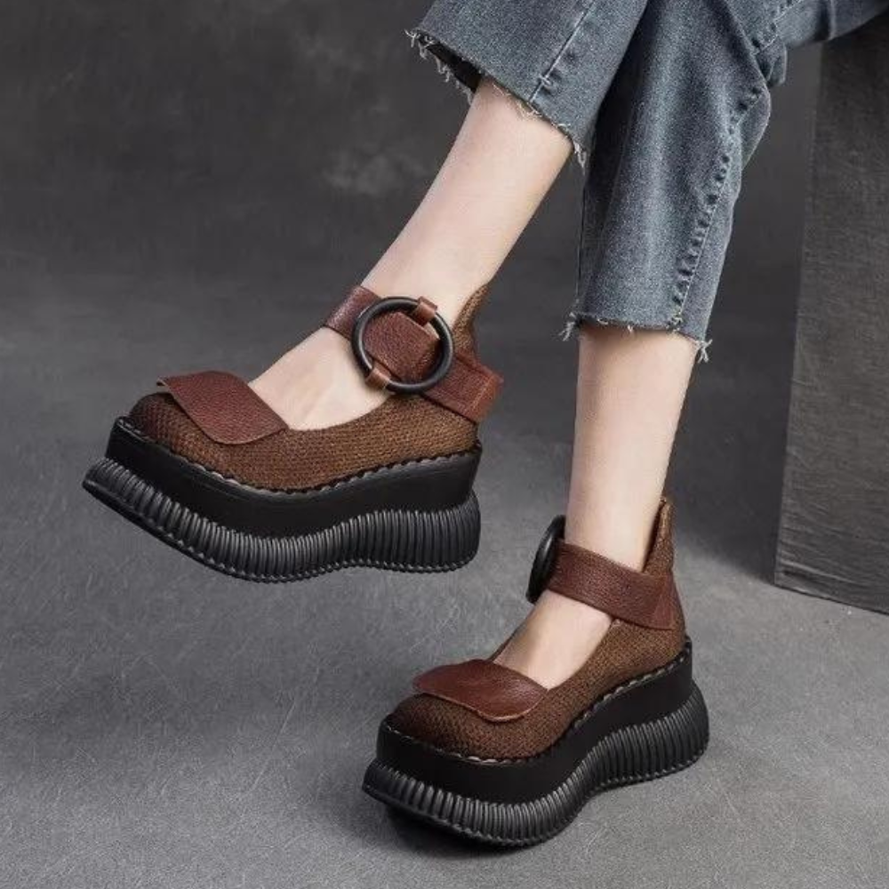 Denyse - Stylische Freizeit-Damenschuhe mit elegantem Gürtel-Design