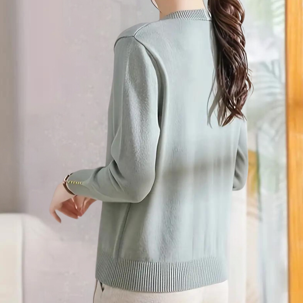Katiya - Stylischer V-Ausschnitt-Pullover für Frauen mit elegantem Flair
