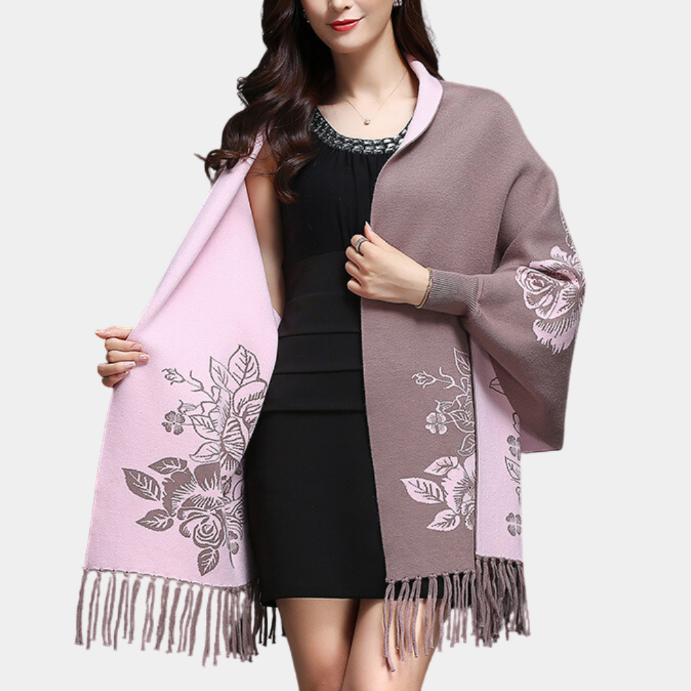 Schimmernde Damen Strickjacke mit schicker Quaste