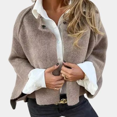 ALICE - Elegante Damenstrickjacke für einen modischen Look