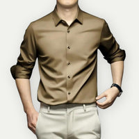 Bügel- und knitterfreie Herrenhemd im modernen Slim Fit in Beige