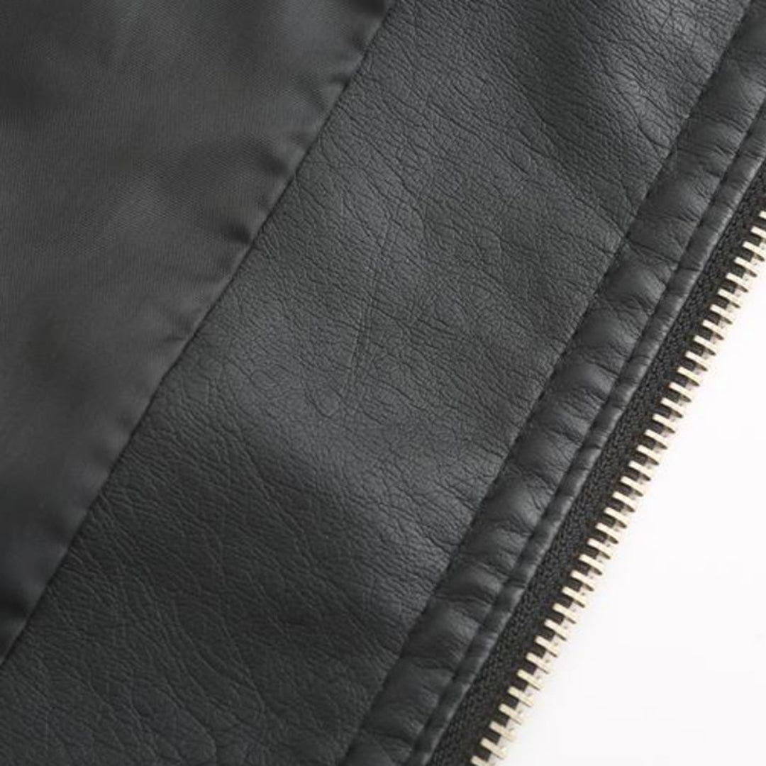 Lässige, biker-inspirierte vegane Lederjacke mit Reissverschlussdetails für Damen | Ideal für den Winter