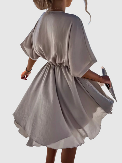 Laris – Kurzkleid aus Seide im Cross-Design