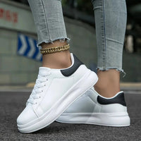Damen Sneaker Orthopedic mit Arch Support für Streetstyle und Freizeitkomfort in Weiß und Schwarz