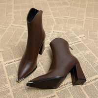 Damen Stiefeletten mit spitzer Kappe und Absatz – Elegante Frühlingsschuhe in Braunes Fleecefutter