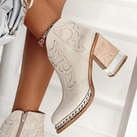 Damen Western Stiefeletten mit Orthopedic Arch Support und Blockabsatz für Komfort in Vegas Weiß