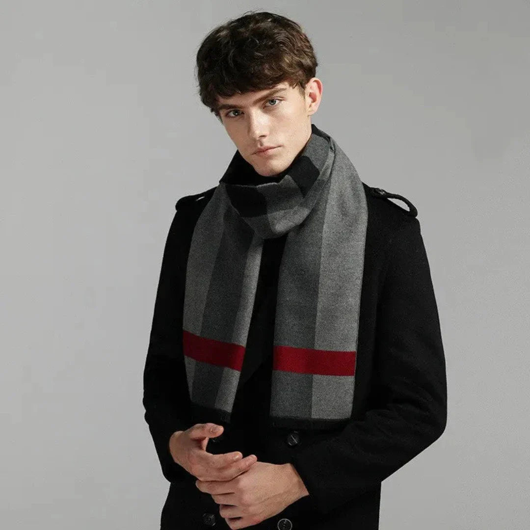 Eleganter Herrenschal für den Winter