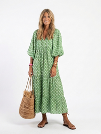 Apolline | Midi-Kleid mit dreiviertel Ärmeln und V-Ausschnitt im Muster in Grün