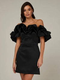 Elegantes Satinkleid mit Volant, Off-Shoulder Mini für Feste | Mirla in Schwarz
