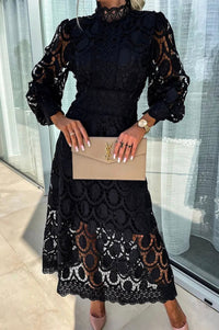 ELORA - Hochgeschlossenes Spitzen-Midikleid in Schwarz