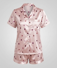 Sara | Damen Satin Pyjama Set Komfort Luxuriös Zuhause Schlaf in Rosa (Herz)