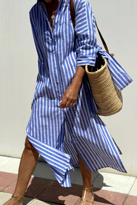 Gestreiftes Sommerkleid mit gerader Passform für Frauen | Ideal für den Strand oder Stadtbesuche in Blau