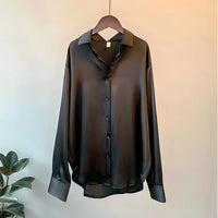 Dorothy - Satin Oversized Langarm-Hemd mit Knopfleiste in Schwarz