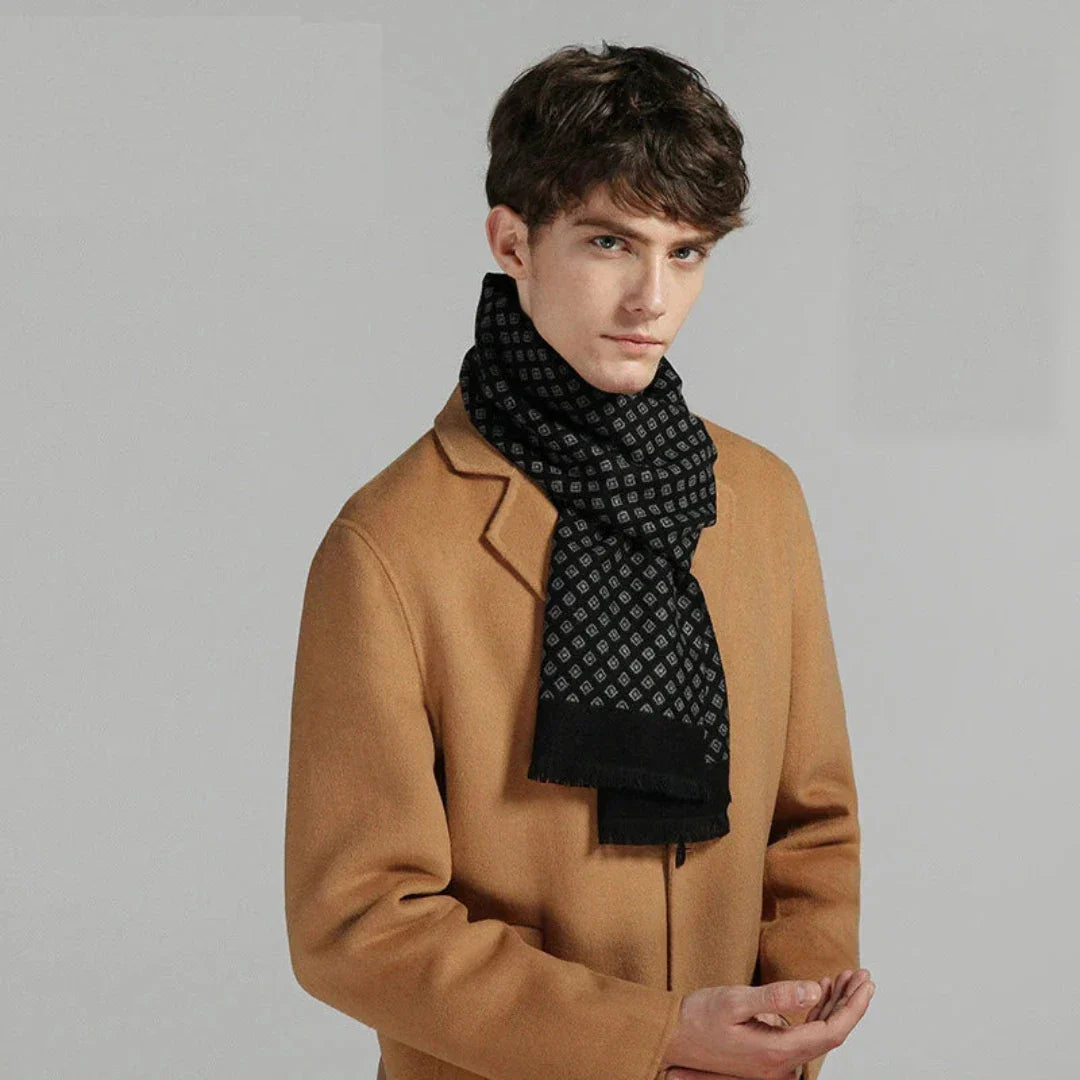 Eleganter Herrenschal für den Winter