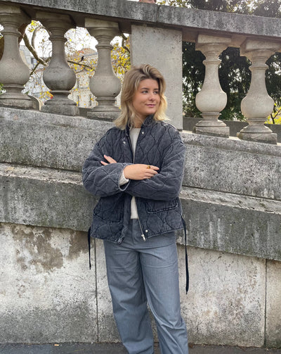 Renni | Must-Have Graue Jacke mit Großen Taschen