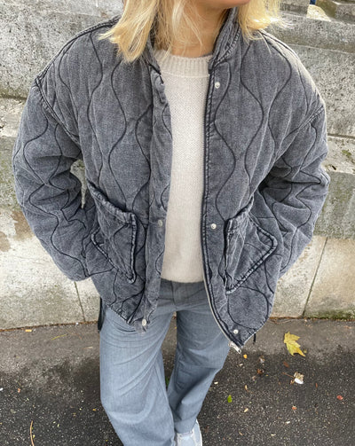 Renni | Must-Have Graue Jacke mit Großen Taschen
