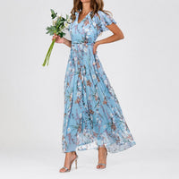 Lea - Ein vielseitiges Blumen-Midikleid für jede Gelegenheit in Hellblau