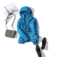 Jacke Damen Glänzend Kurz Winterjacke Modisch Warm für Urbane Outfits in Blaue Kapuze