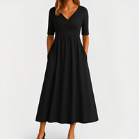 Maïka - Stilvolles Kleid mit V-Ausschnitt in Schwarz
