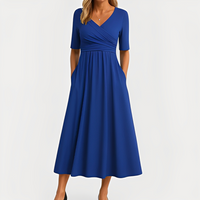 Maïka - Stilvolles Kleid mit V-Ausschnitt in Dunkelblau