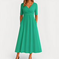 Maïka - Stilvolles Kleid mit V-Ausschnitt in Grün