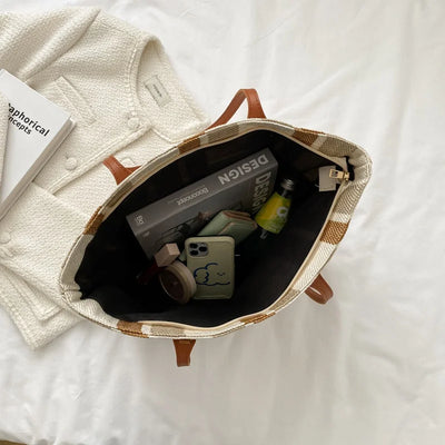 Shonana | Schultertasche mit vertikalen Streifen – Stilvoll und praktisch