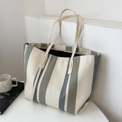 Shonana | Schultertasche mit vertikalen Streifen – Stilvoll und praktisch