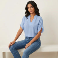 Luftige Damen Sommerbluse mit V-Ausschnitt - Aurélie in Blau